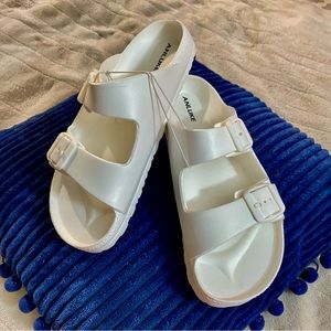 NWOT ANLUKE Kids Comfort Slides Sandals for Girls OR Boys